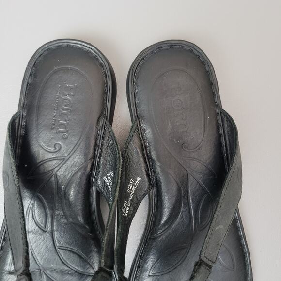 Born Concepts B.O.C Flip Flops Sandals Black Slip On Sz 8 Leather Summer Casual - Picture 7 of 12
